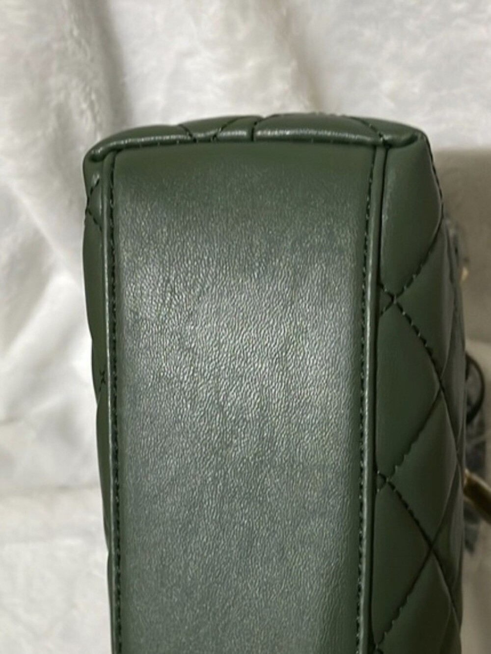 NWT BADGLEY MISCHKA Chive Small Diamond Quilted Tote - Picture 5 of 7